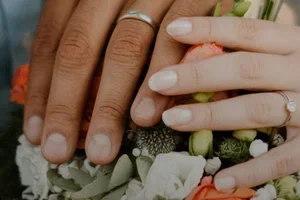 Feiere die Liebe mit personalisierten Geschenken 🤍