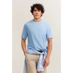 Hochwertiges T-Shirt mit Rundhalsausschnitt und modernem Fit in hellblau
